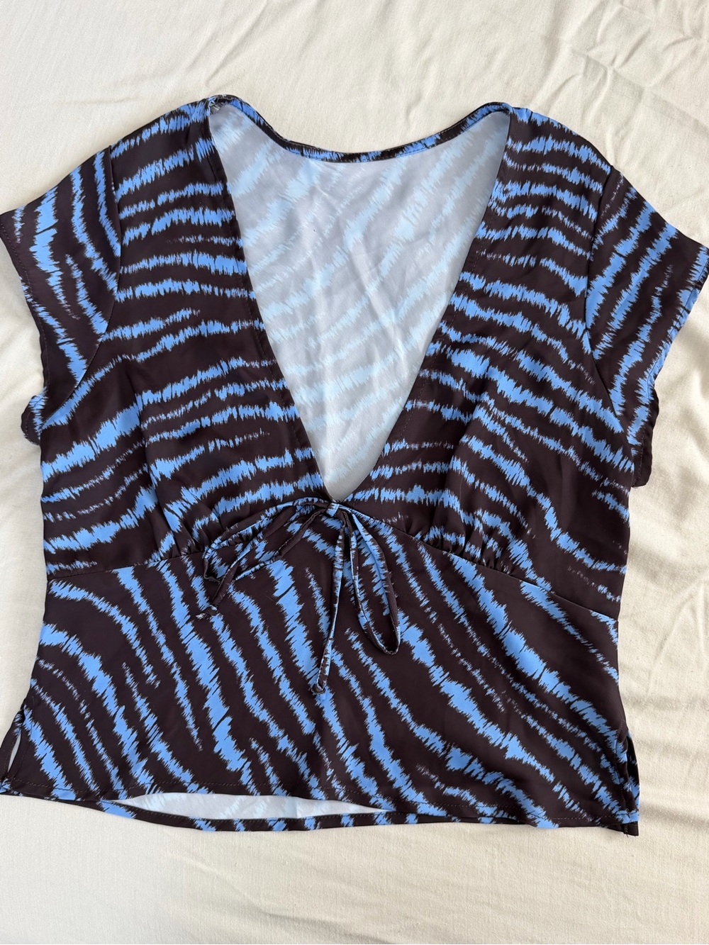 Women’s Blue Tiger-Stripe V-Neck Tie Front Top